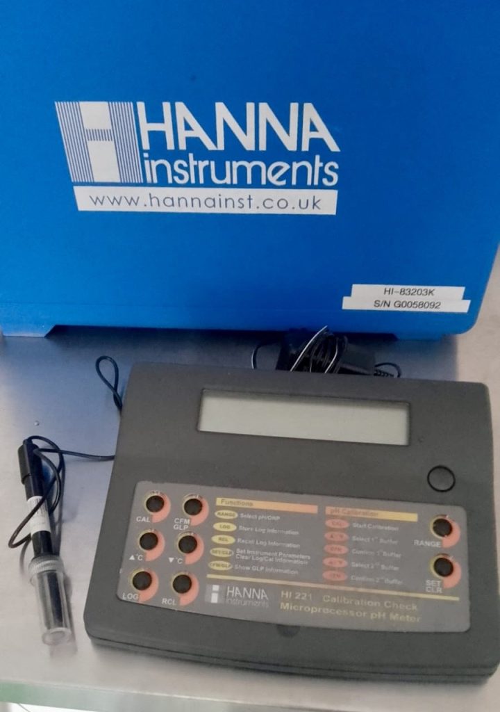 Hanna Instruments HI 221 Calibration Check pH / ORP Meter – Wales