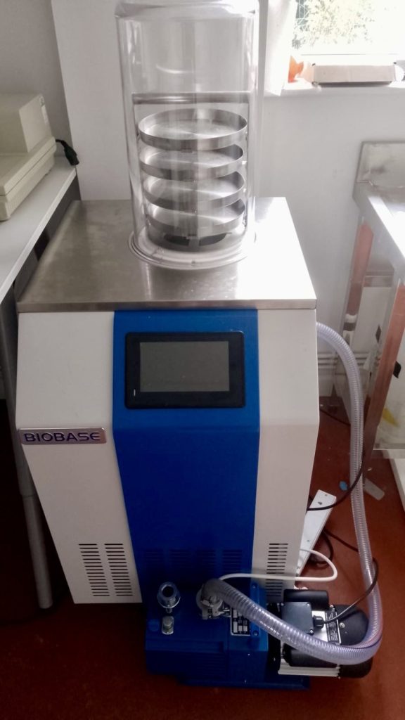 BIOBASE Laboratory Freeze Dryer / Lyophilizer with Vacuum Pump – Wales