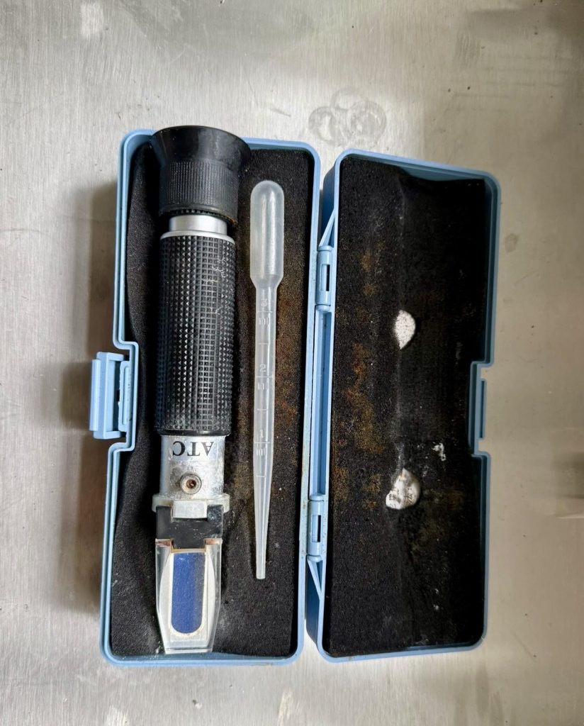 ATC Handheld Optical Refractometer with Case & Pipette – Wales