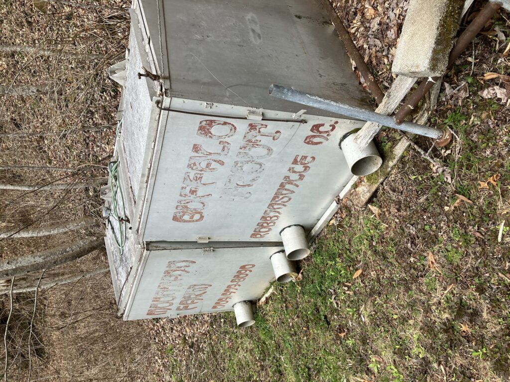 (2) Aluminum Insulated 1000 gallon live aquaculture stocking tanks